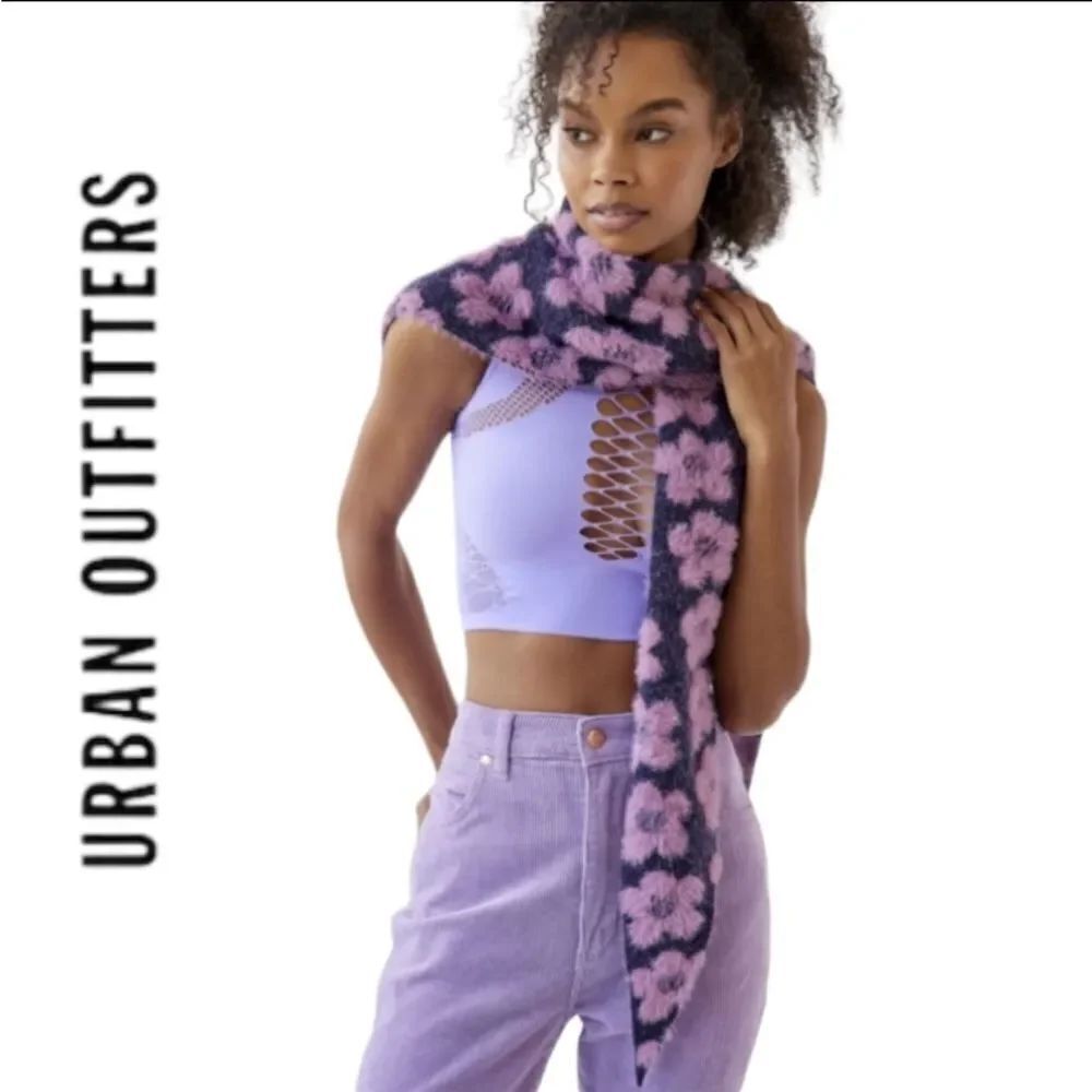 NEW UO Urban Outfitters Ellie Knit Triangle Scarf